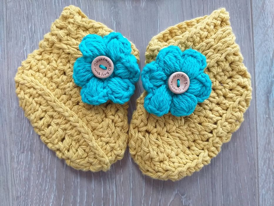 Ръчно плетени шапка и пантофки за момиче!За размер 6-12,12-18 месеца!