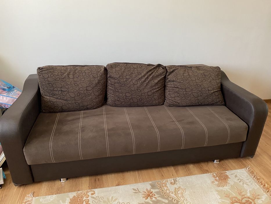 Canapea living in stare foarte buna