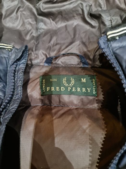 Geaca toamna Fred Perry London măsură m ,merge ok și L ,originala Uk