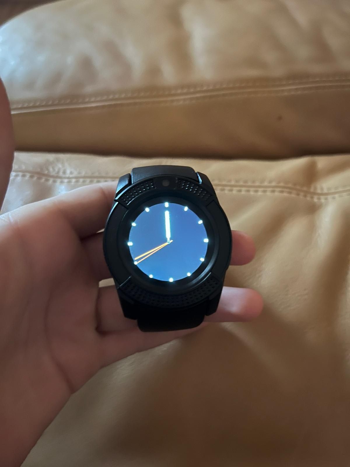 Ceas smartwatch v8