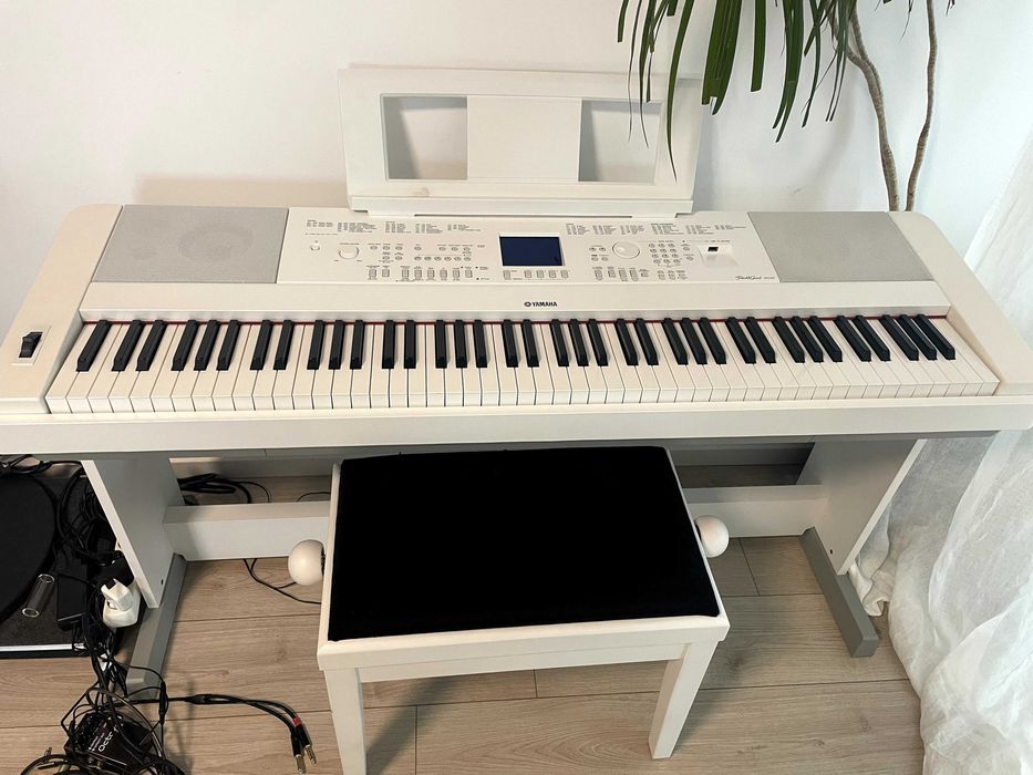 Vand Pian Digital Yamaha DGX660 - Stare foarte buna