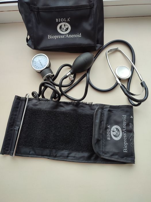 Продам тонометр механический