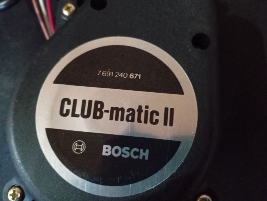 Автоматична антена за кола Бош