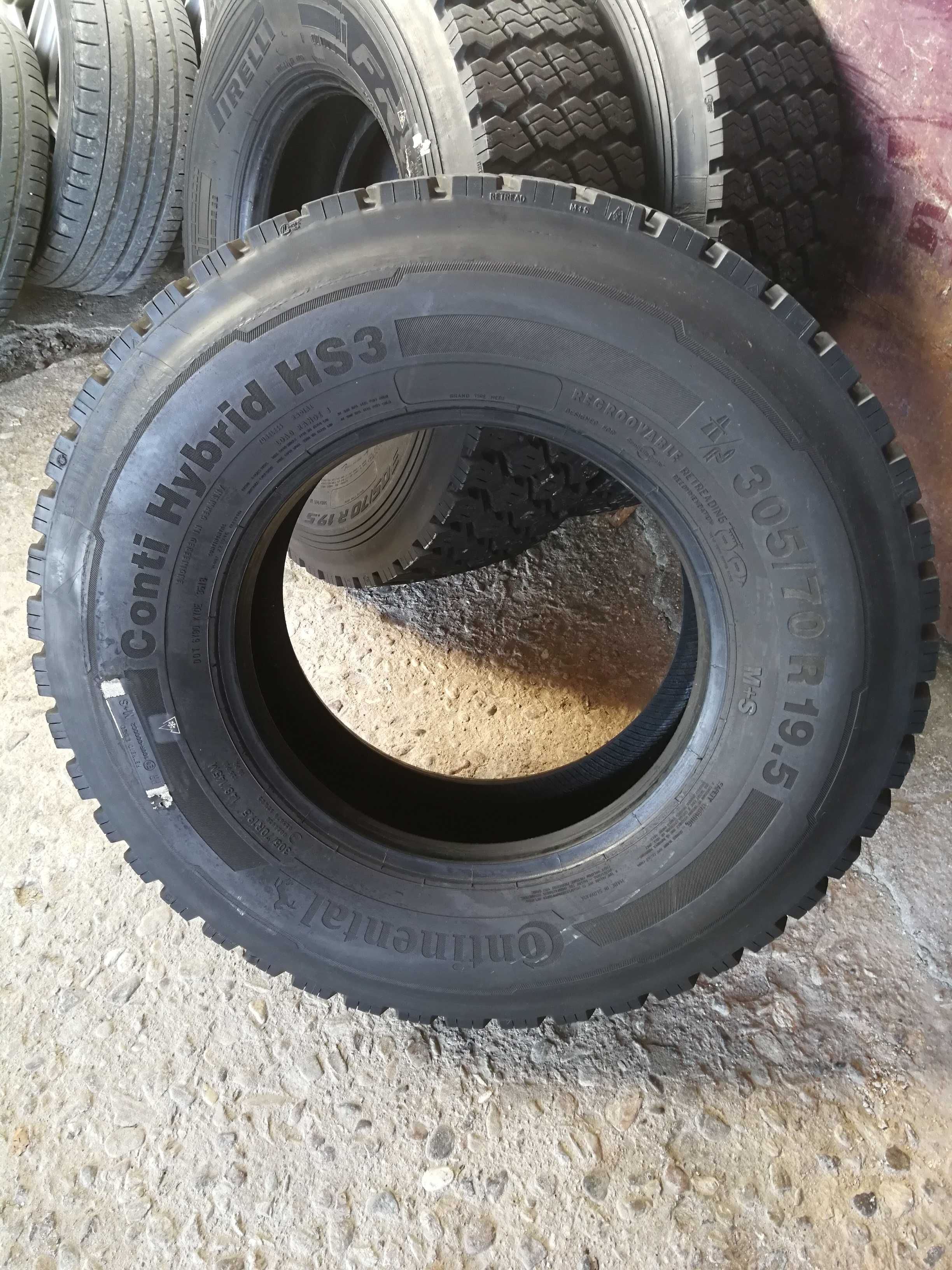 4 тежкотоварни гуми Нов-Регенерат R19.5 305/70 148/145M M+S Germany