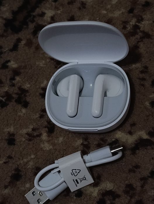 Продам наушники Redmi buds 4 lite в белом цвете.