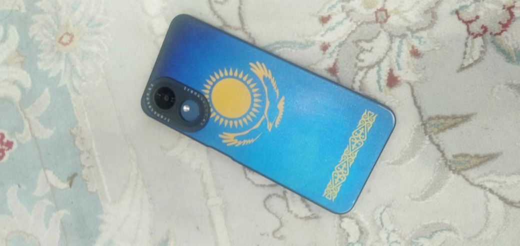 Продается Oppo A17 вместе с чехлом