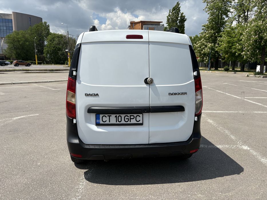 Vand Dacia dokker
