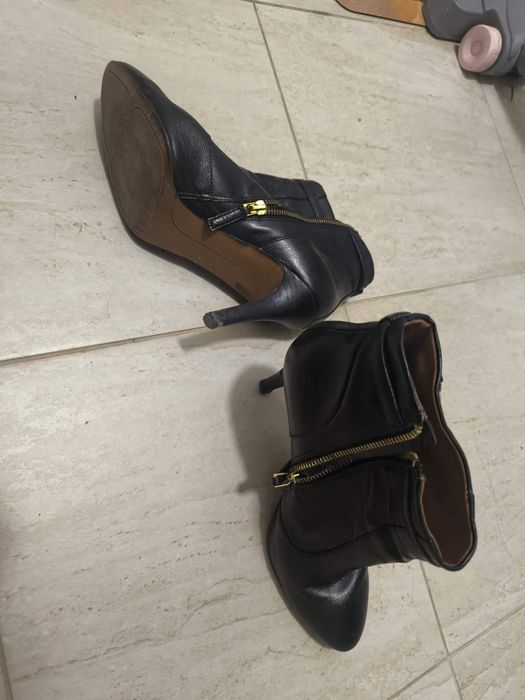 Дамски кожени обувки на ток