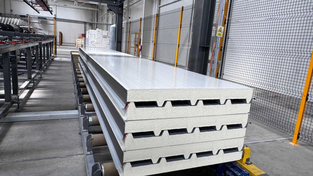 PRET PROMOTIONAL–Panouri sandwich de acoperis, 100 mm, 120 lei/ mp