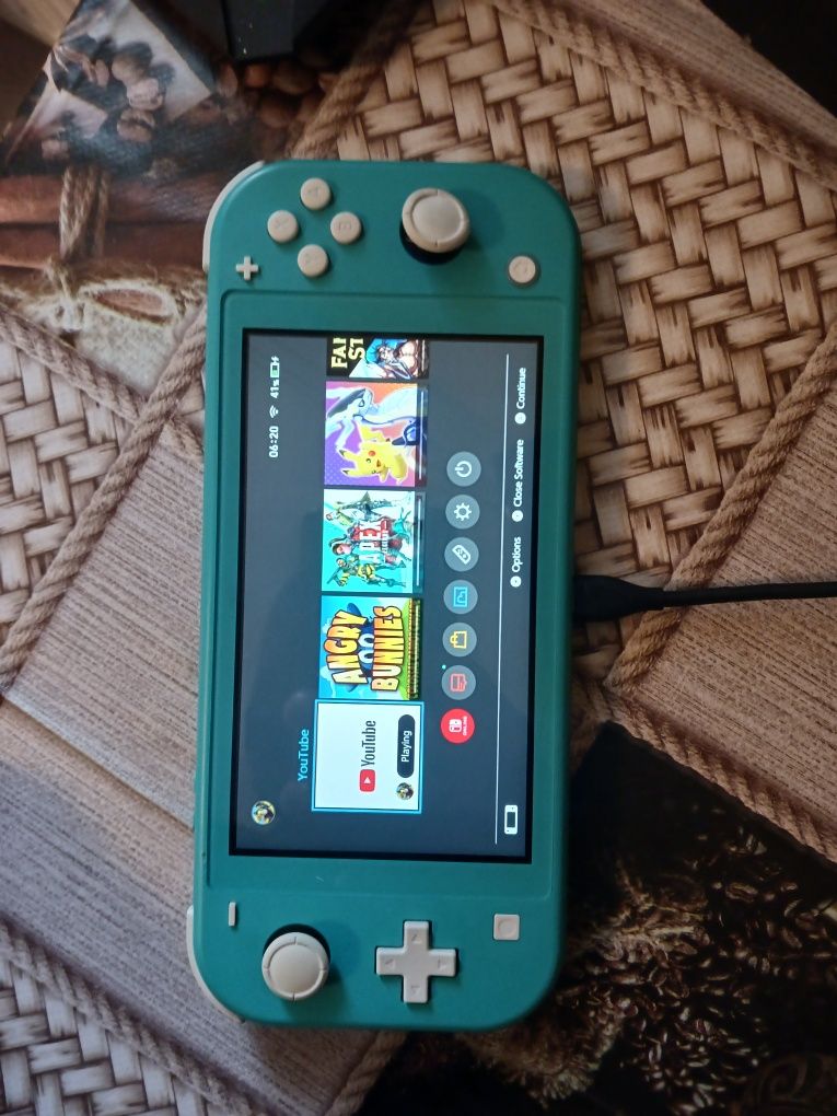 Vând urgent nitendo switch lite