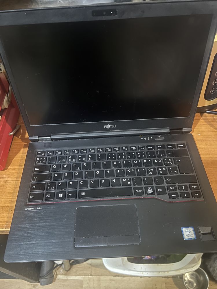 Fujitsu LIFEBOOK U747