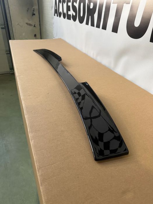 Eleron luneta M4 BMW Seria 4 F36 GranCoupe(2014-2020) negru lucios