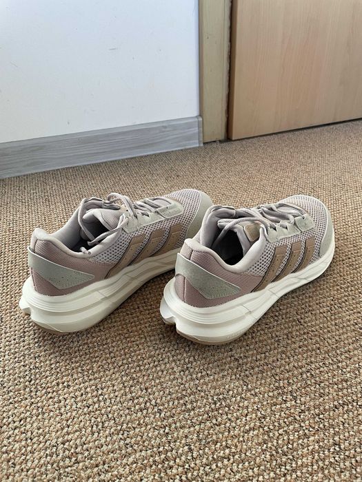 Addidas Astrastar 43 1/3  Чисто нови