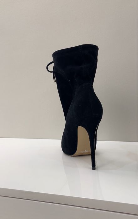 Красивый ботильон