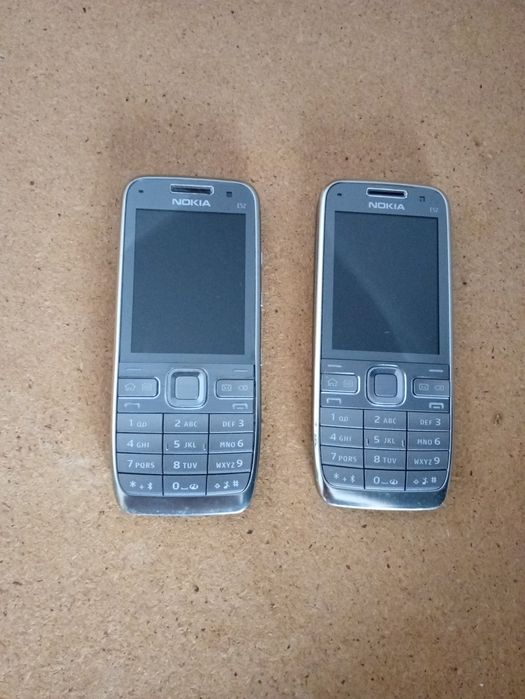 Vând Nokia e 52 libere de rețea trimit și prin curier sau posta