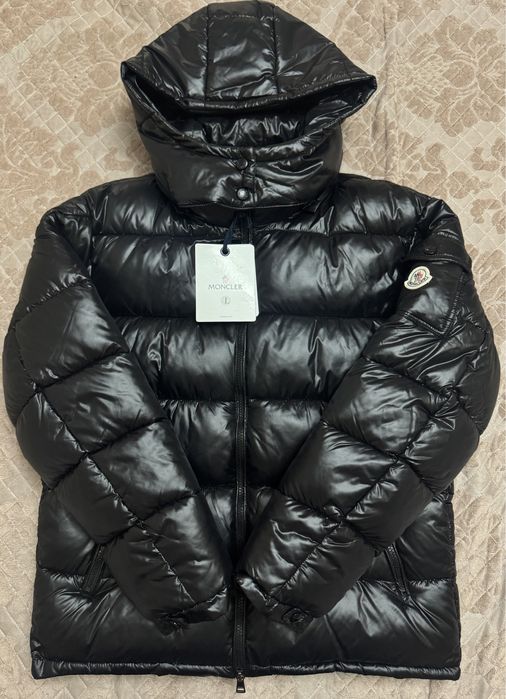 Продам Куртка Moncler