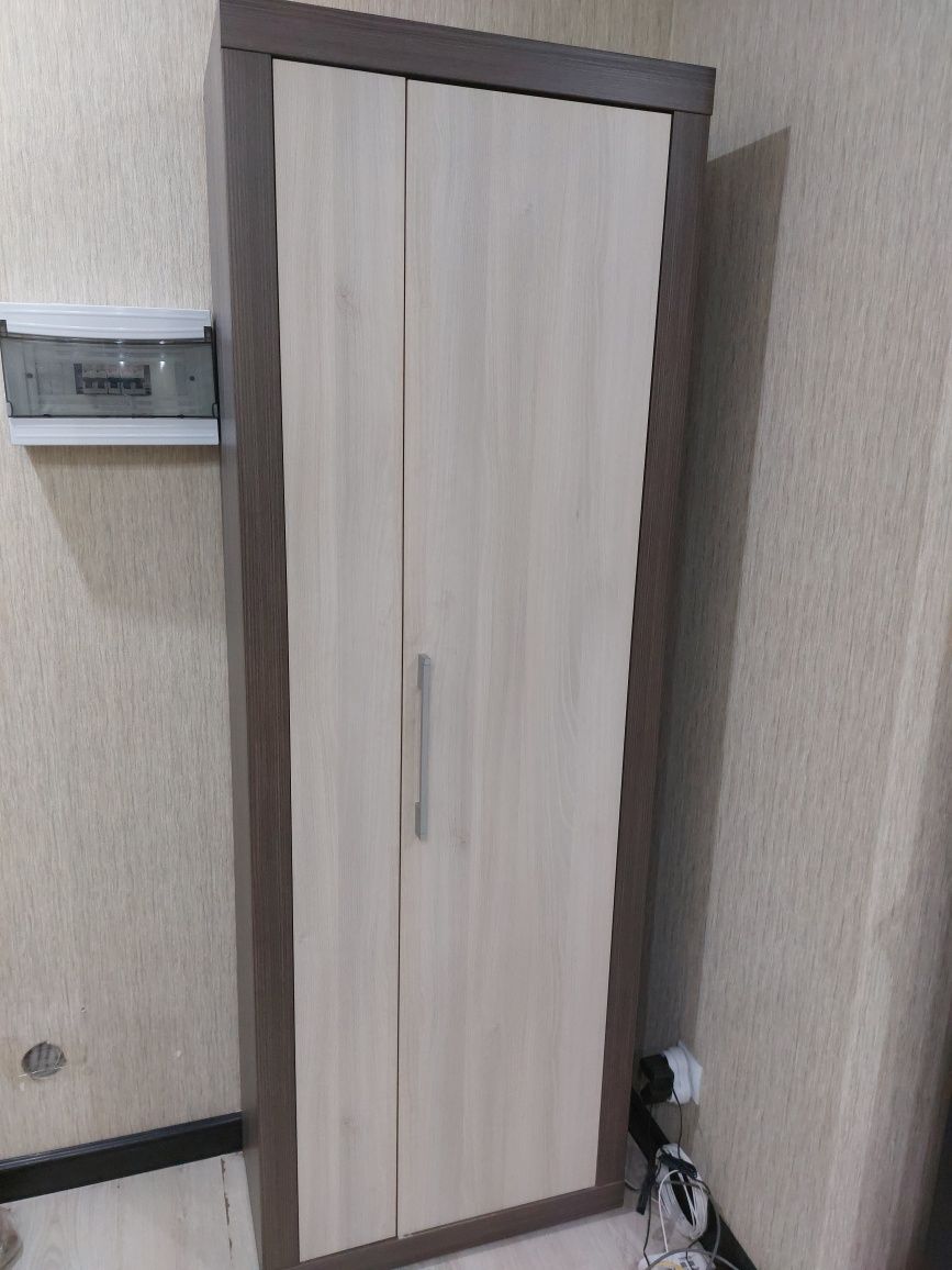 Шкаф в прихожую и комод