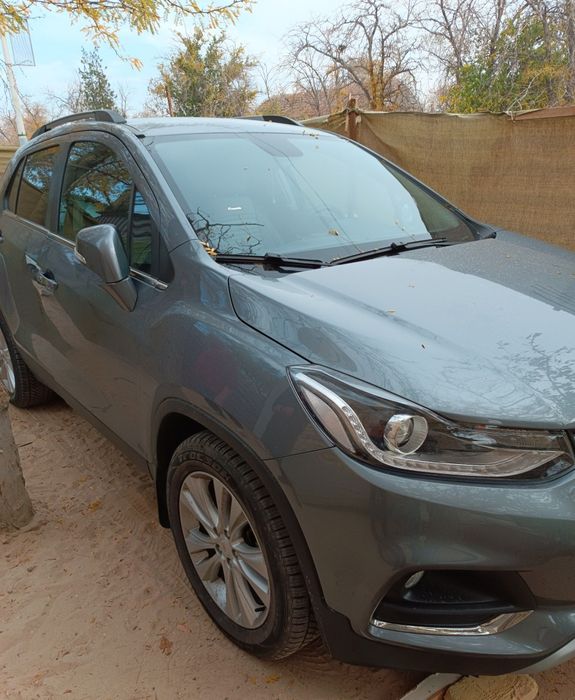 Trecker 1 premier sotiladi!!!