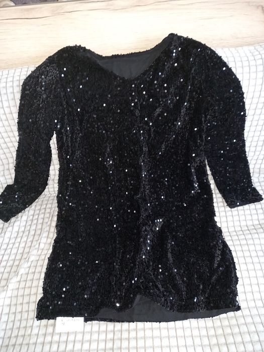 Продам платье с пайетками