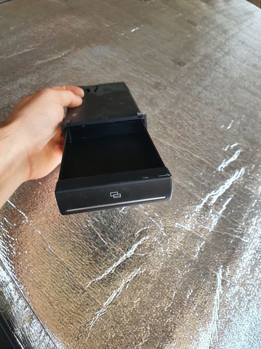 Vând sertar suport auto pentru audi a3 8p