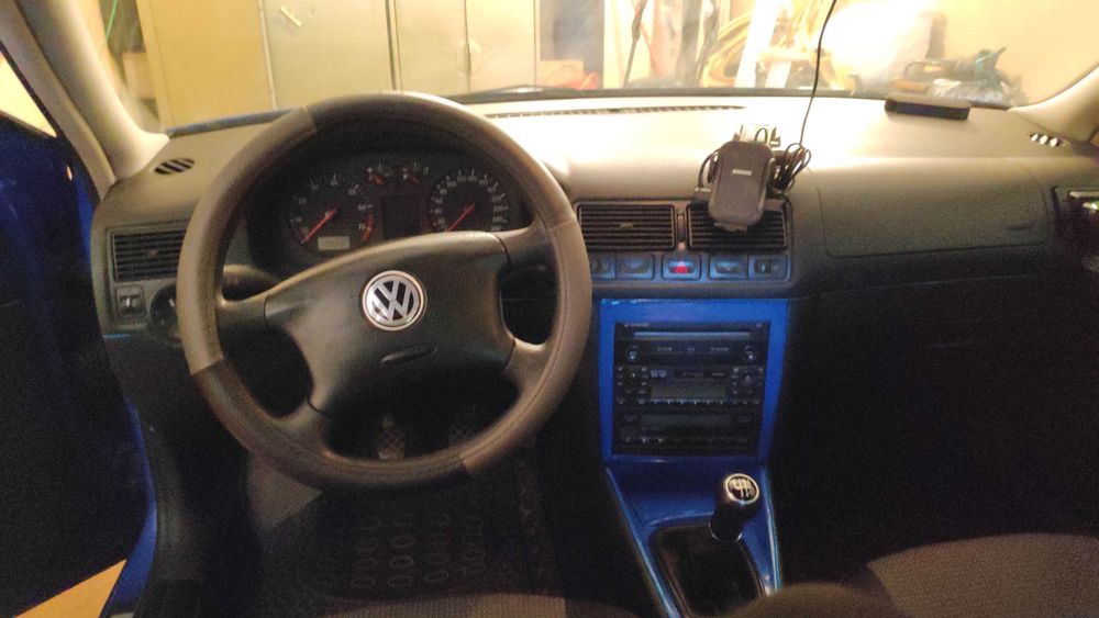 VW Golf 4 Electric Blue, an 2003, 1.6 16V. SPECIAL.