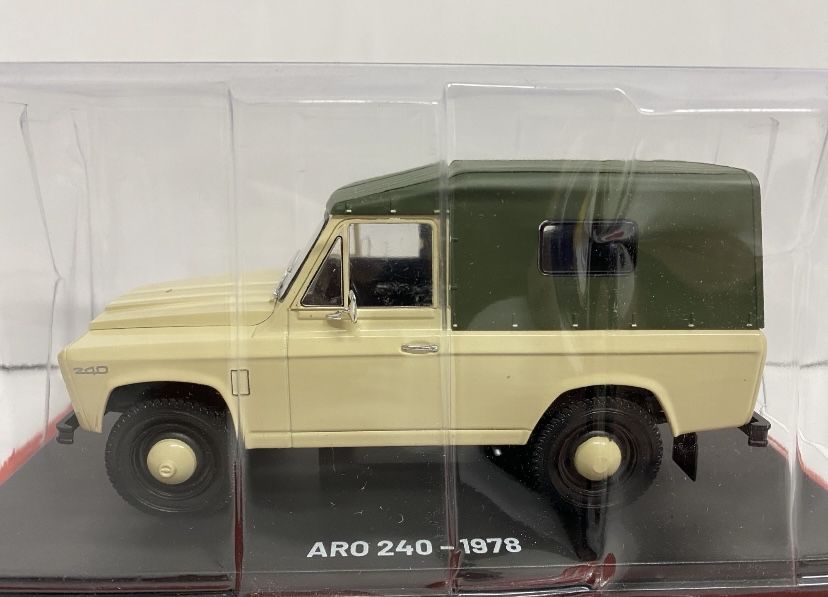 ARO 240 an 1978 Macheta auto  scara 1:24 (16 cm)  Hachette