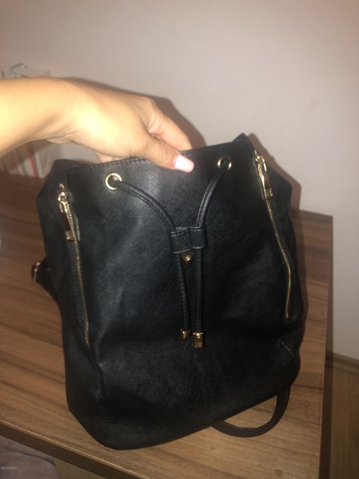 Rucsac negru cu fermoar