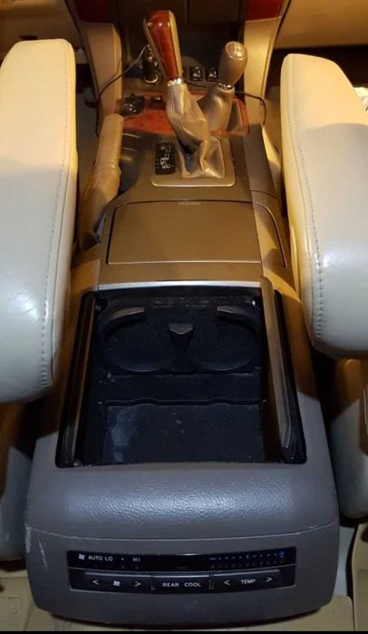 Продам центральную консоль на лексус gx470