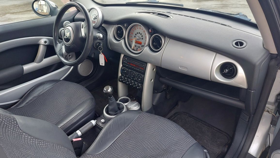 OFERTA !!! Mini Cooper 1.6 benzina 116 Cp**2002**169.000 km reali **
