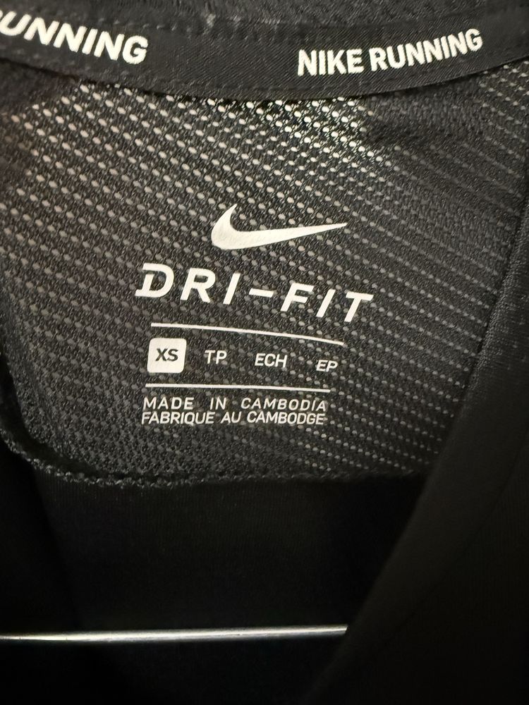 Nike женска дишаща тениска