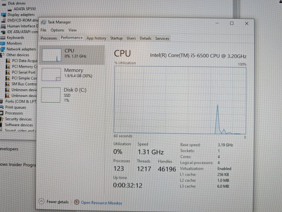 Vand un desktop PC Fujitsu cu monitor Fujitsu de 24 inch