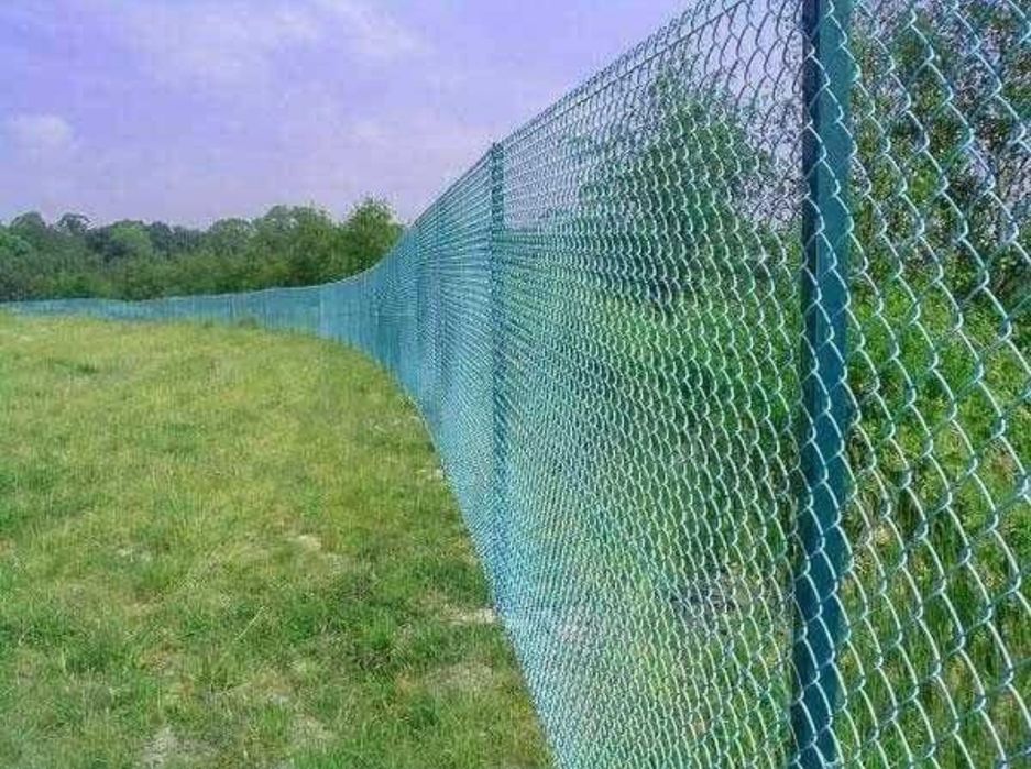 Meseriaș în domeniul garduri și porți împrejmuiri temporare sau perman