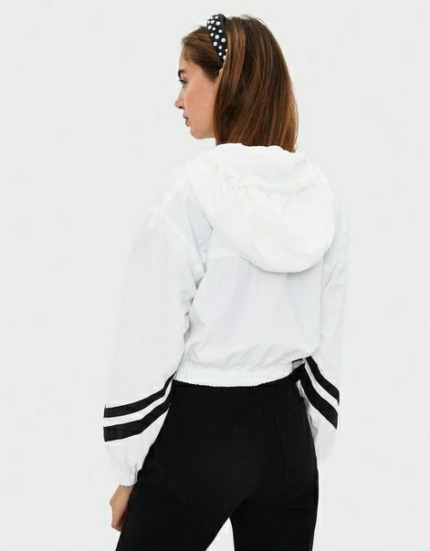 Продам курточку Stradivarius