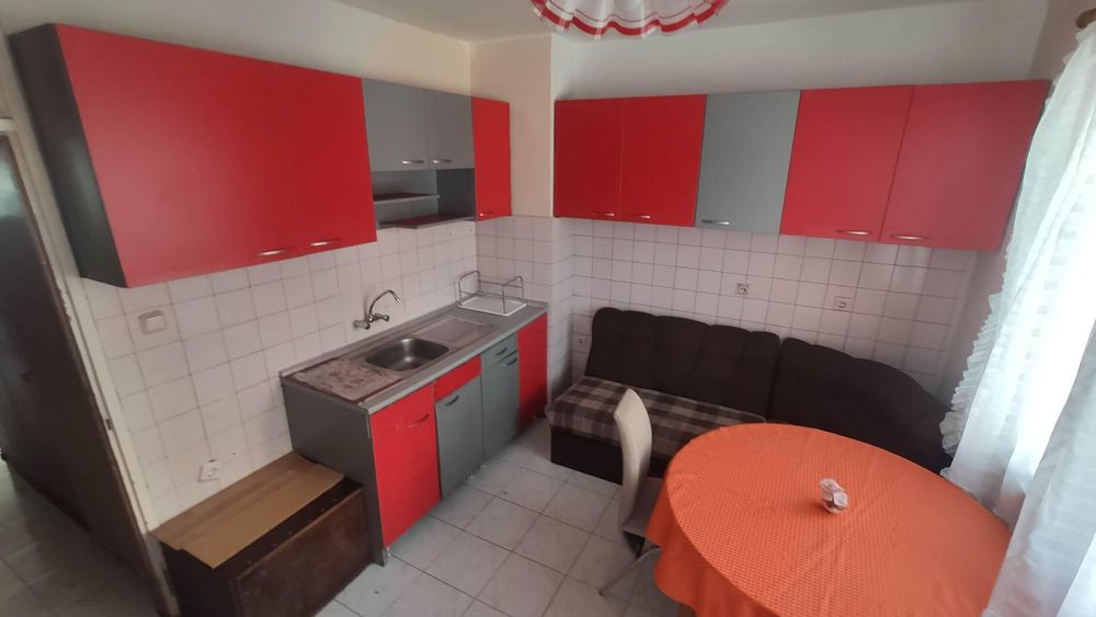 Дава се под наем Двустаен апартамент в Бургас, Възраждане - 90 кв.м за 357 € - Снимка #1