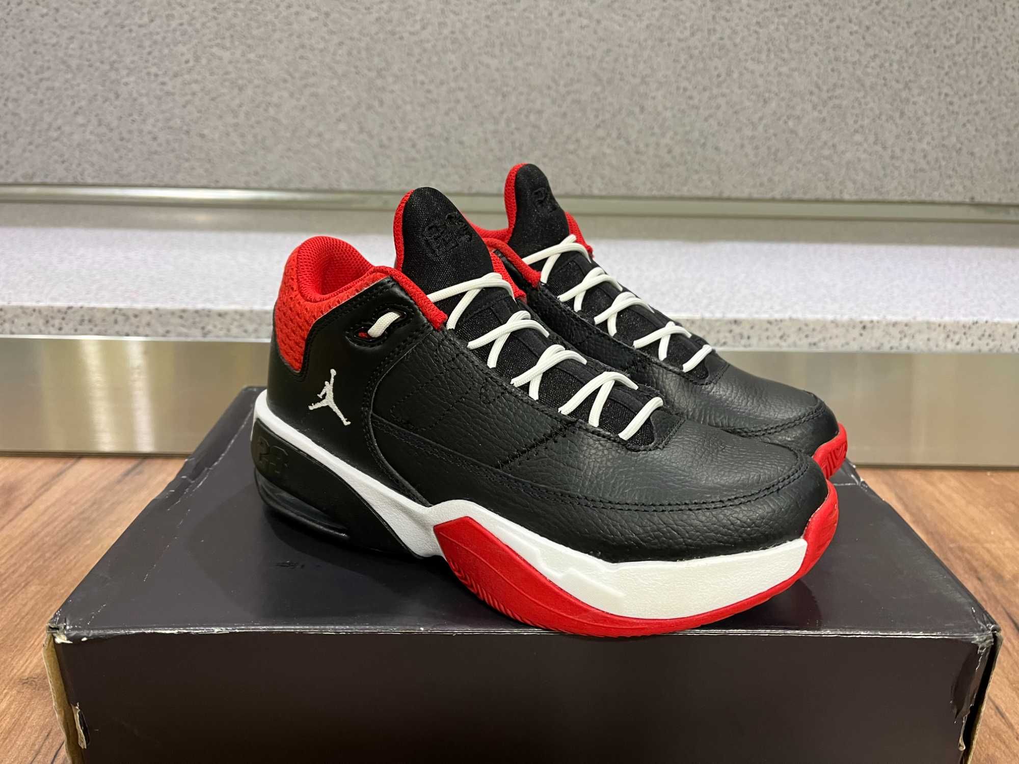 ОРИГИНАЛНИ *** Nike Air Jordan Max Aura 3 Gs / " Bred "