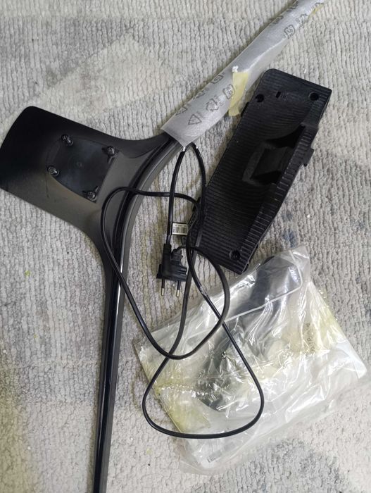 Samsung  телевизор 40 диагональ, почти не пользовались, не смарт