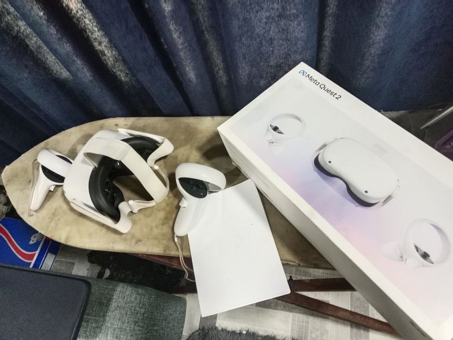 Продам виар очки oculus quest 2