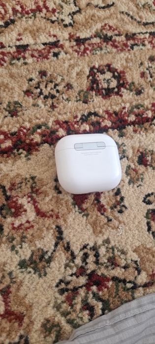 Продам кейс айрподс 4