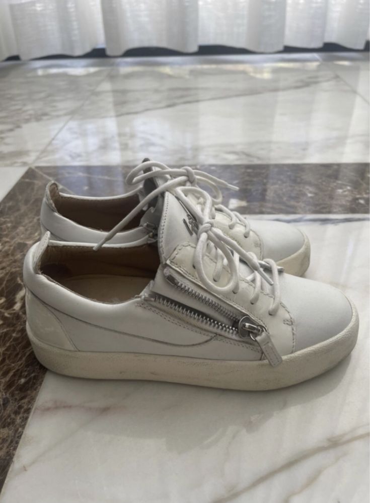 Кецове Lacoste, Giuseppe Zanotti, Balenciaga Triple S - 37