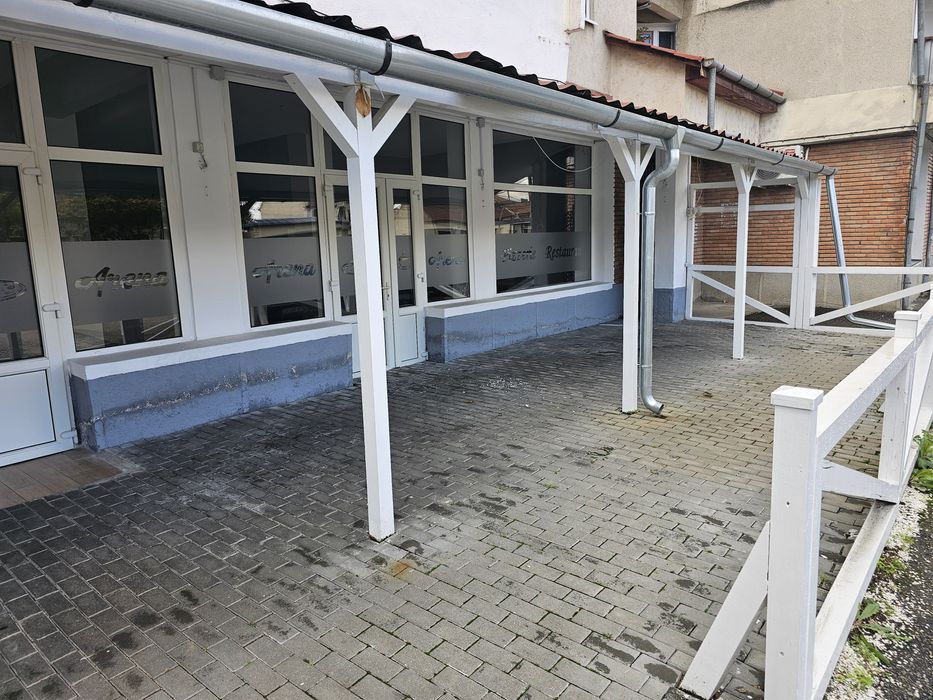 Închiriez spațiu comercial