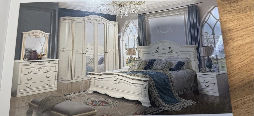 Спальный гарнитур