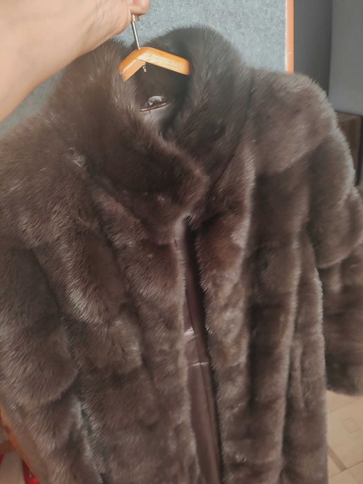 Шуба норковая коричневого цвета