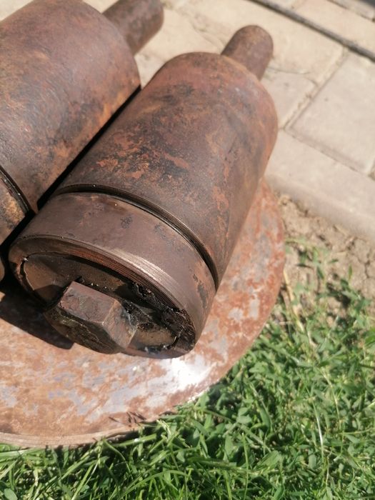 Butuci pt căruță, betoniere, remorci de tractor sau motocultor