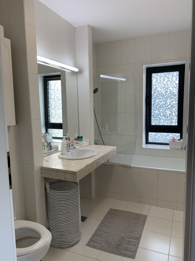 Particular inchiriez apartament 2 camere Delea Veche