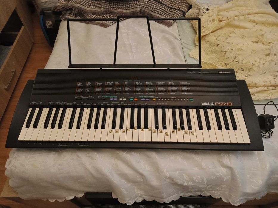 Yamaha PSR-18 pian digital orga electronica