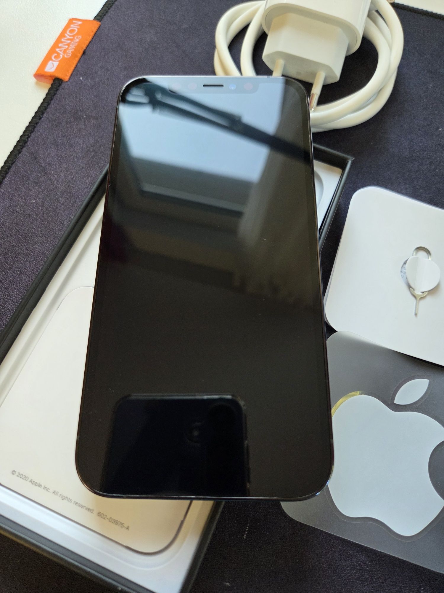 Продава се iPhone 12 Pro Blue – Отлично състояние  първи собственик