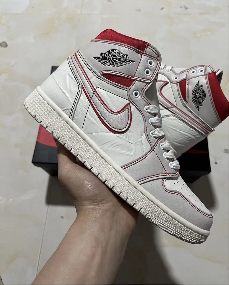 Air Jordan 1 Retro High "Phantom Gym Red"