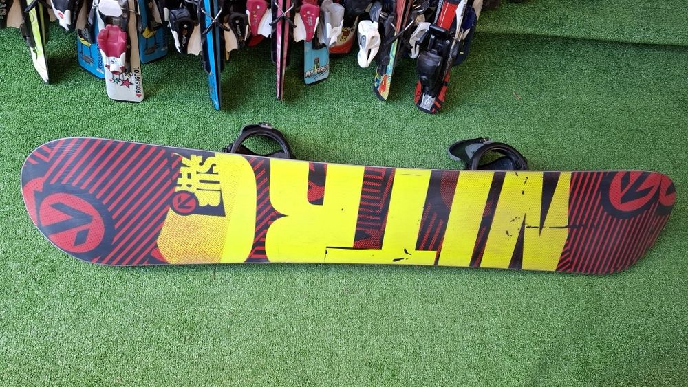 Placa snowboard Nitro 155 cm cu legaturi
