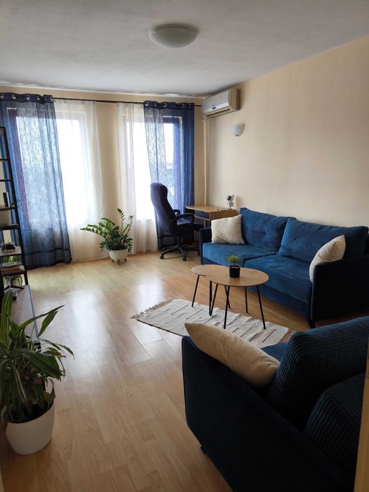 Тристаен обзаведен апартамент с гараж над ГРАНД МОЛ