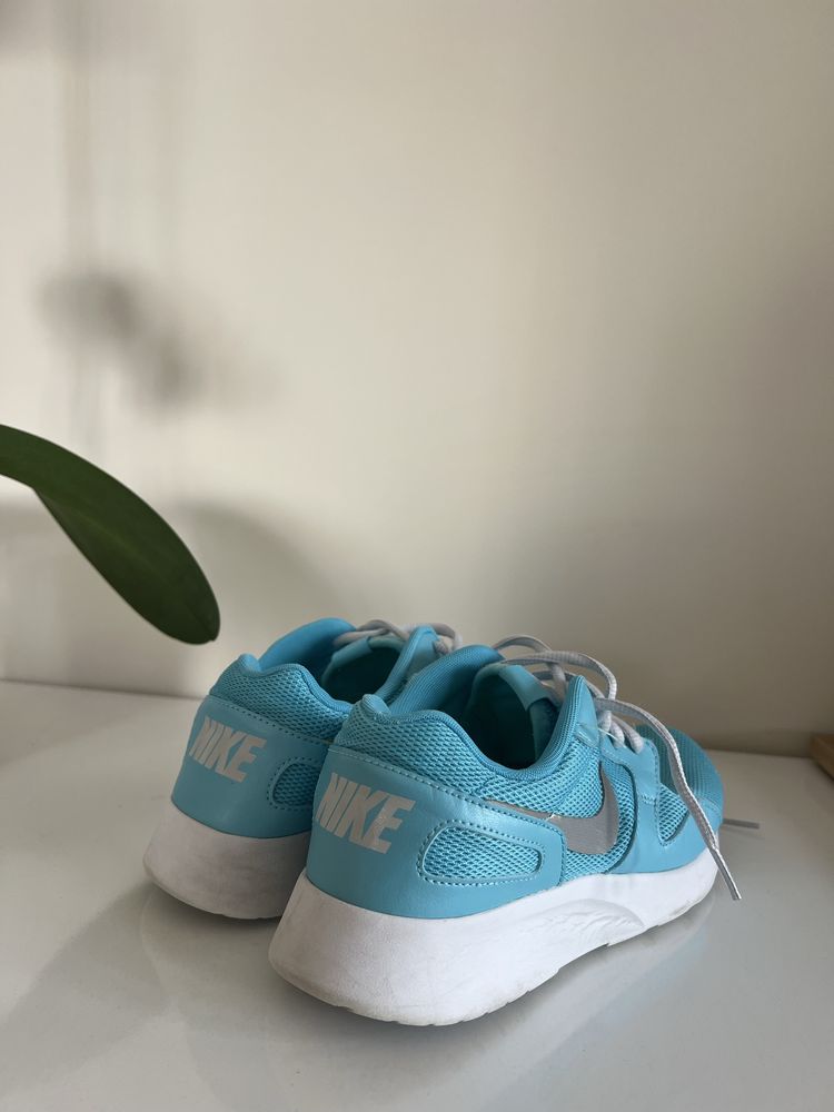 Дамски маратонки nike